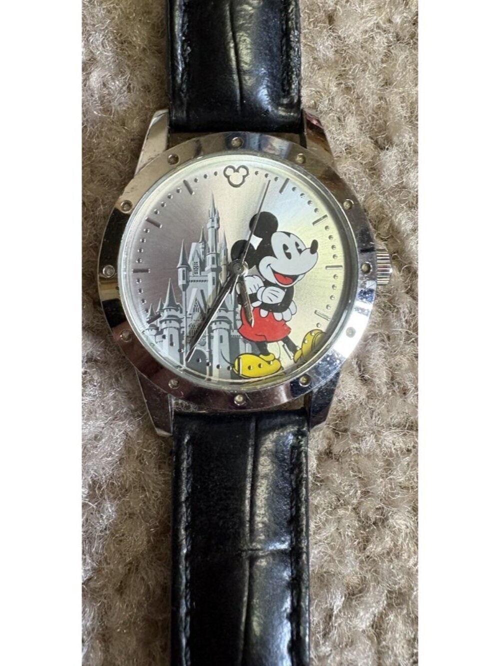 Disney Watch Vintage Limited Release Magic Kingdom MICKEY MOUSE